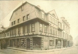 Klicken Sie auf die Grafik fr eine grere Ansicht 

Name:	Karstadt ca. 1900.jpg 
Hits:	166 
Gre:	18,9 KB 
ID:	9290