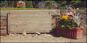 Klicken Sie auf die Grafik für eine größere Ansicht 

Name:	Gedenktafel auf dem Friedhof Hahndorf (VVN-BdA Siegen).jpg 
Hits:	21 
Größe:	121,8 KB 
ID:	14234